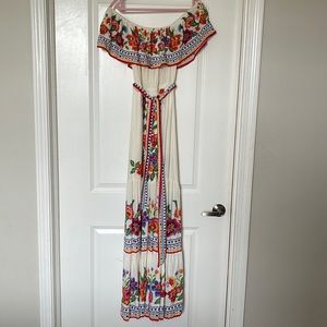 Flying Tomatoe maxi dress❤️ size small❤️ Absolutely gorgeous! Great condition